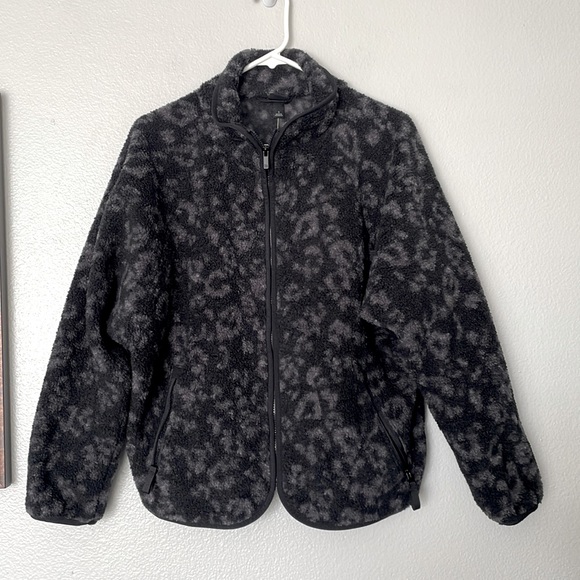 NWT All in Motion Dark Gray Cheetah Sherpa Jacket - Picture 3 of 9
